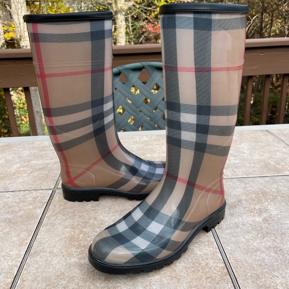 Burberry Nova Check Rubber Boots - Picture 8 of 16
